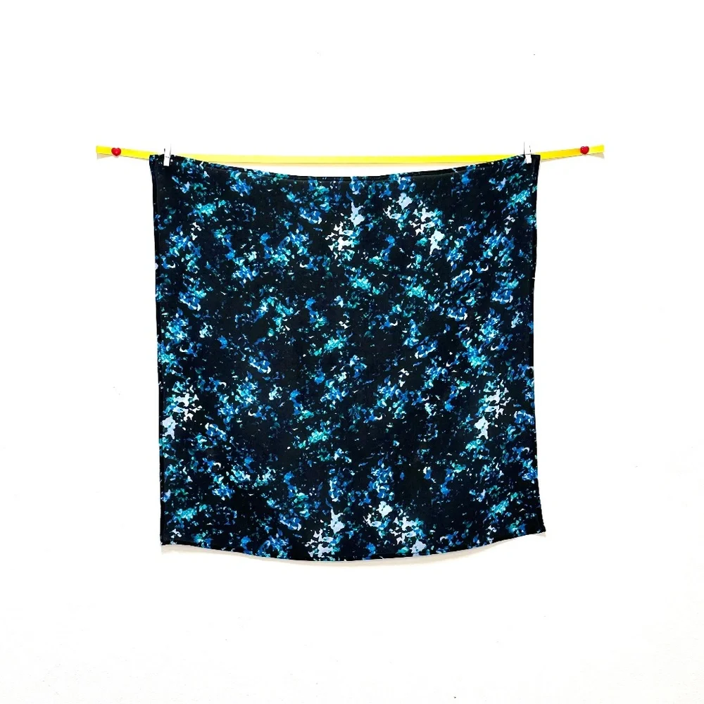 NWT SILKLETTE Dashing Dashes 100% Fine Silk Kerchief Scarf BLUE/WHITE